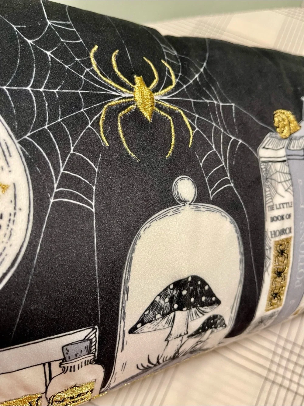 NWT CYNTHIA ROWLEY LIGHT-UP Halloween Decorative Luminary Pillow with Tassels